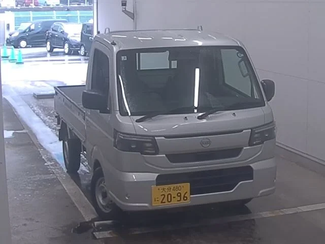 Nissan NT100 Clipper DR16T 2026